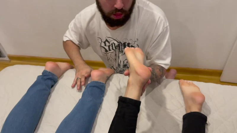 Noccioli Feet (FOOT FETISH) The Foot Slave Had A Lucky Day 2023 [HD] (Mp4/1000 MB)