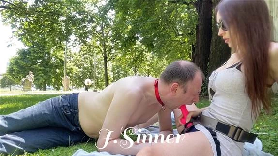 J.Sinner in Video - Public sissy service all she can suck 2024 [FullHD] (MPEG-4/557 MB)