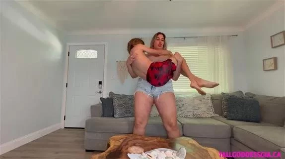Tall Goddess Gia - Cradling And Spanking Baby Boy 2025 [FullHD] (MPEG-4/180 MB)