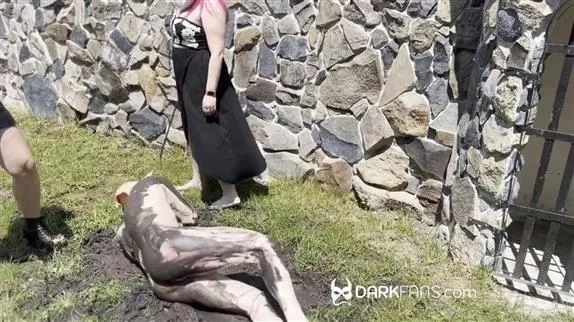 Sadic Sadie - Pig In Mud 2025 [HD] (MPEG-4/279 MB)
