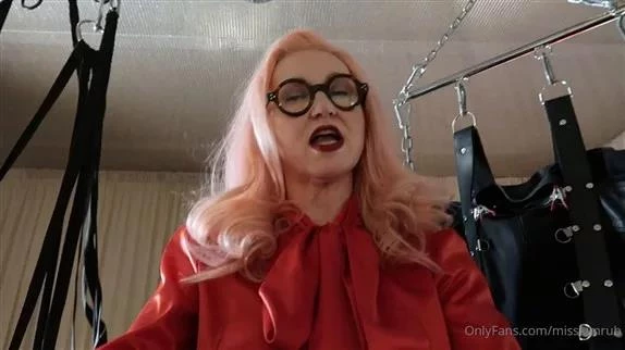 Miss Kim Rub in Video - Mine's Bigger Than Yours 2025 [HD] (MPEG-4/223 MB)