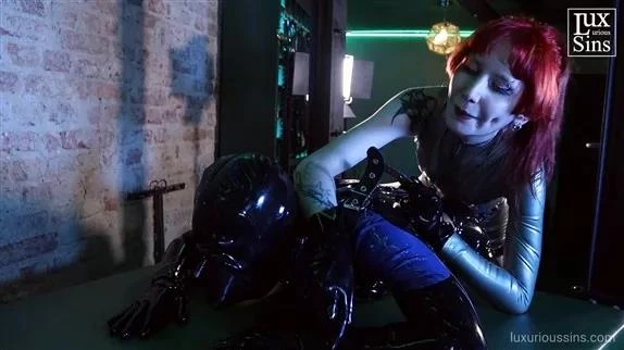 Luxurious Sins in Video - Strap-On Training The Rubber Toy Part 2 - Miss Vera Violette 2025 [FullHD] (MPEG-4/313 MB)
