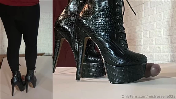 Mistress Elle in Video - Show Off These Beautiful Boots Edit 1 2025 [FullHD] (MPEG-4/583 MB)