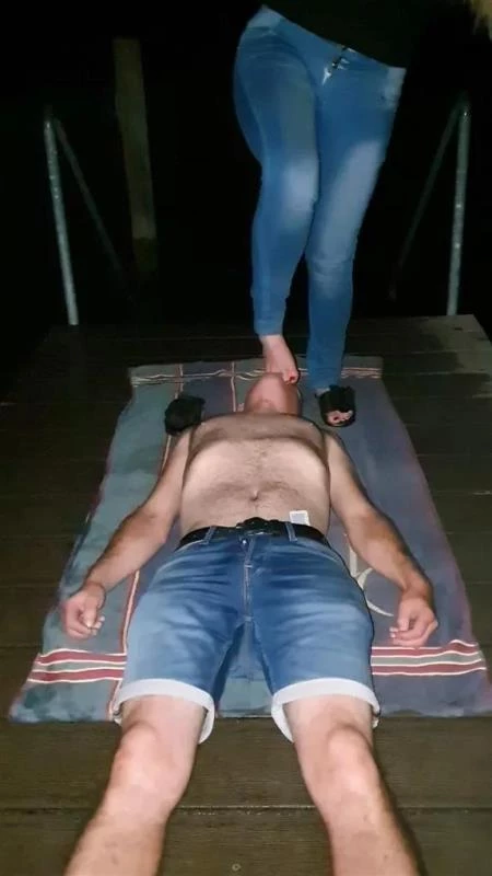 Domina Schweiz (German) in Video - Footfetish 2 2025 [SD] (MPEG-4/191 MB)